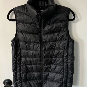 Uniqlo Black Puffer Vest